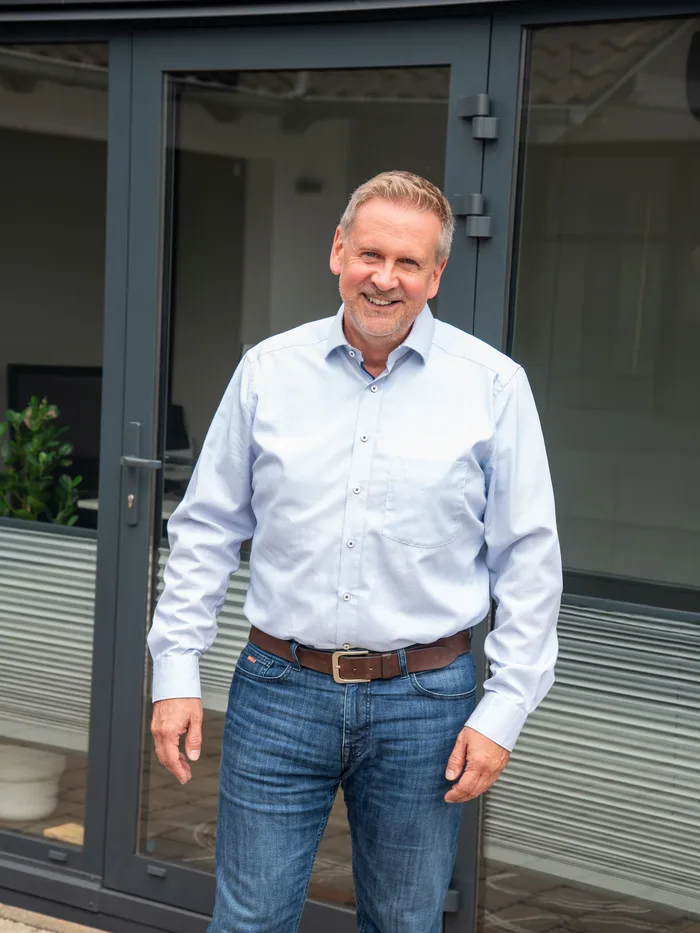 Michael Galneder vor seinem Büro